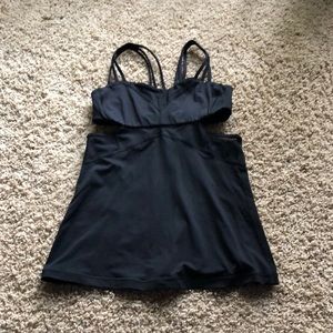 LE lululemon tank top!